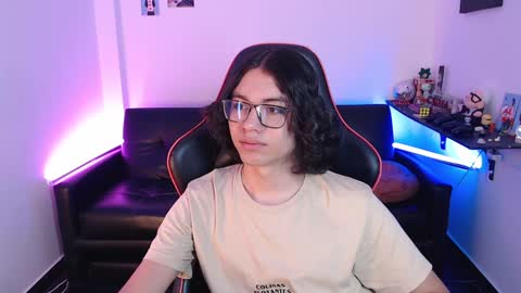 Snapshot of malik_harrison_ chatting on 02-03-25, 05:46 Malik  online show from 02-03-25, 05:46