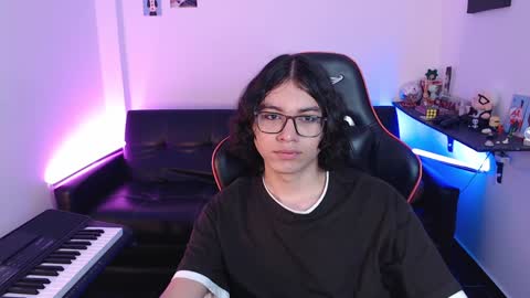 Snapshot of malik_harrison_ chatting on 02-04-25, 03:47 Malik  online show from 02-04-25, 03:47