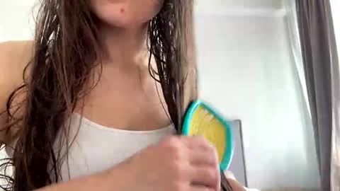 Snapshot of malinka_sweet19 chatting on 10-26-25, 09:37 malinka_sweet19 online show from 10-26-25, 09:37