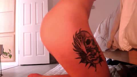 Snapshot of malthevalleyqueen chatting on 09-14-25, 02:44 Mal online show from 09-14-25, 02:44