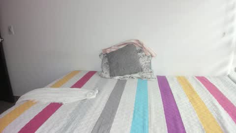 instagram  nueela   online show from 01-16-26, 08:13