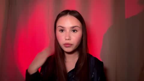 Snapshot of mammieknowles chatting on 02-21-26, 08:10 Mia Davis online show from 02-21-26, 08:10