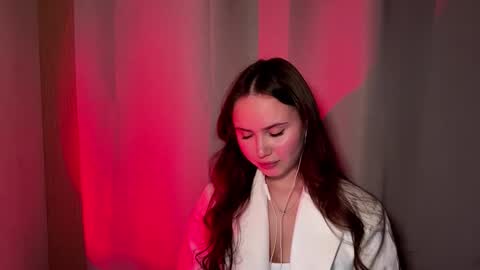 Snapshot of mammieknowles chatting on 02-26-26, 07:24 Mia Davis online show from 02-26-26, 07:24