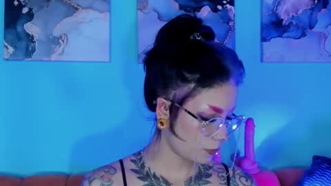   online show from 11-19-25, 05:02