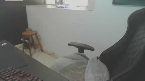 Snapshot of mamute23 chatting on 03-08-25, 05:22 BigBrazilianCock online show from 03-08-25, 05:22