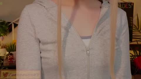 Snapshot of mana_rose chatting on 02-14-25, 05:19 Rose online show from 02-14-25, 05:19