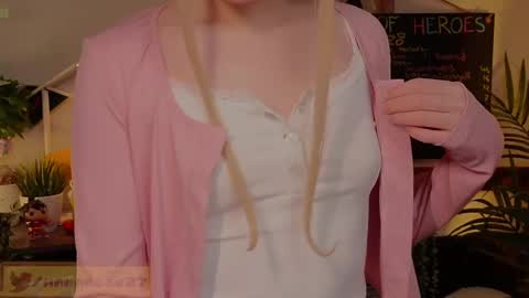 Snapshot of mana_rose chatting on 02-18-25, 02:16 Rose online show from 02-18-25, 02:16