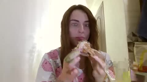 Snapshot of mandibrooks chatting on 09-08-25, 07:46 MandiBrooks online show from 09-08-25, 07:46