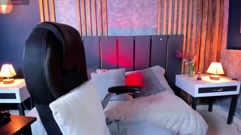 Mandy online show from 12-24-24, 12:00