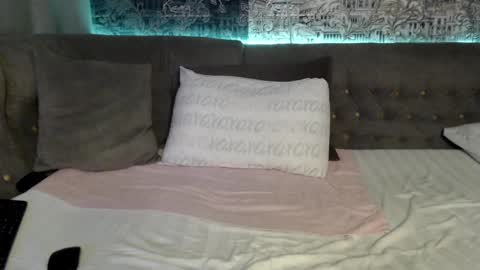 Snapshot of mandy_foxxx chatting on 12-25-24, 02:13 Mandy online show from 12-25-24, 02:13