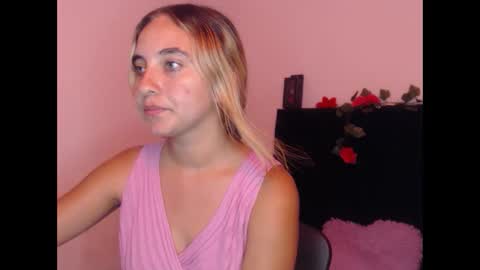 Snapshot of mandyy_petite chatting on 10-14-25, 08:09 mandy sofi online show from 10-14-25, 08:09