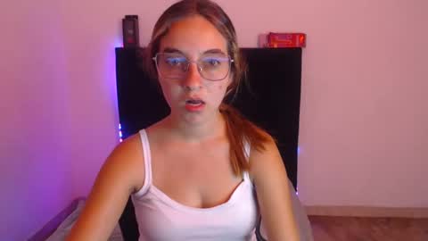 Snapshot of mandyy_petite chatting on 10-23-25, 03:44 mandy sofi online show from 10-23-25, 03:44