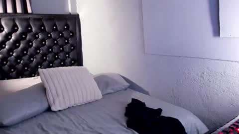 Snapshot of manofyour_lustxx chatting on 12-13-25, 08:14 MR. JAY online show from 12-13-25, 08:14