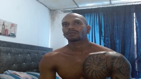 Snapshot of manolofitt chatting on 12-20-24, 05:40 Manolo online show from 12-20-24, 05:40