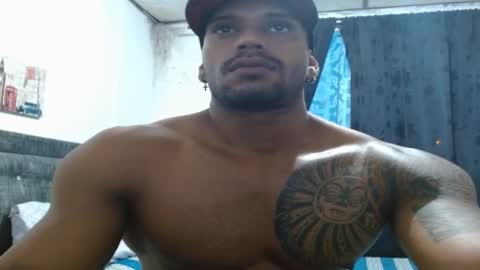 Snapshot of manolofitt chatting on 01-15-25, 01:02 Manolo online show from 01-15-25, 01:02