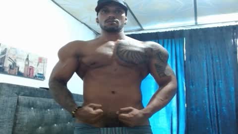 Snapshot of manolofitt chatting on 01-17-25, 06:54 Manolo online show from 01-17-25, 06:54