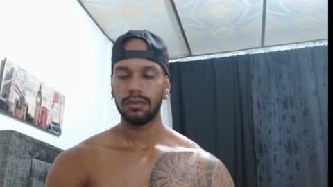 Snapshot of manolofitt chatting on 01-28-25, 04:18 Manolo online show from 01-28-25, 04:18
