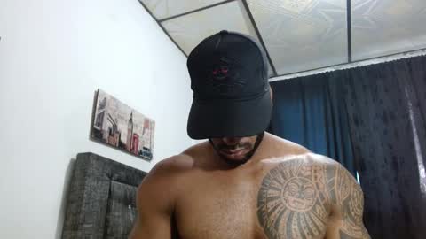 Snapshot of manolofitt chatting on 02-05-25, 02:59 Manolo online show from 02-05-25, 02:59