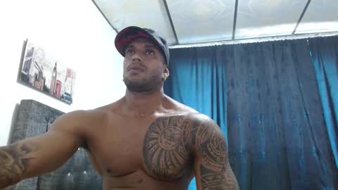 Snapshot of manolofitt chatting on 02-08-25, 03:00 Manolo online show from 02-08-25, 03:00