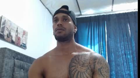 Snapshot of manolofitt chatting on 02-10-25, 02:59 Manolo online show from 02-10-25, 02:59
