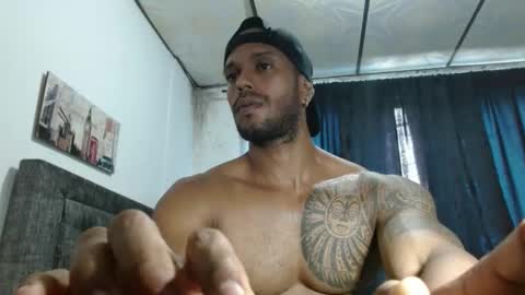 Snapshot of manolofitt chatting on 02-15-25, 02:55 Manolo online show from 02-15-25, 02:55