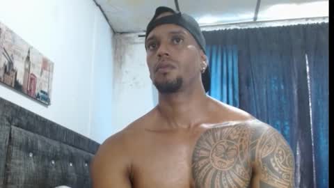 Snapshot of manolofitt chatting on 03-02-25, 03:48 Manolo online show from 03-02-25, 03:48