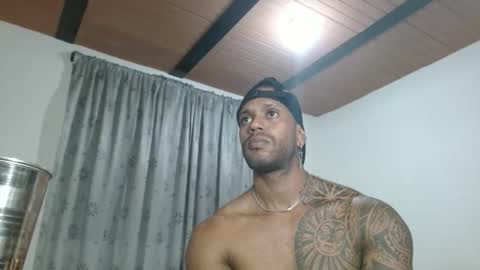 Snapshot of manolofitt chatting on 09-19-25, 07:47 Manolo online show from 09-19-25, 07:47