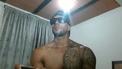 Snapshot of manolofitt chatting on 10-19-25, 07:03 Manolo online show from 10-19-25, 07:03