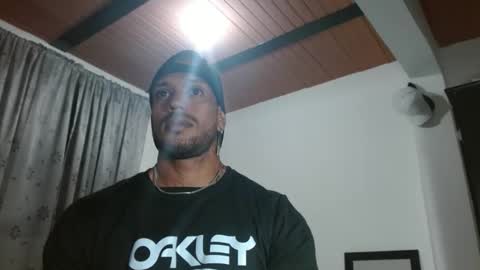 Snapshot of manolofitt chatting on 10-20-25, 06:41 Manolo online show from 10-20-25, 06:41