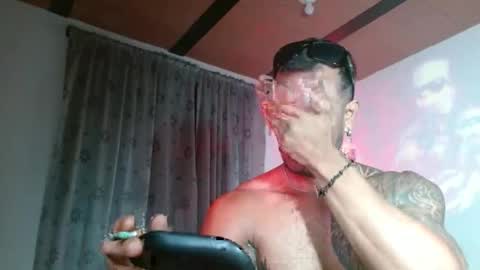 Manolo online show from 10-28-25, 01:53