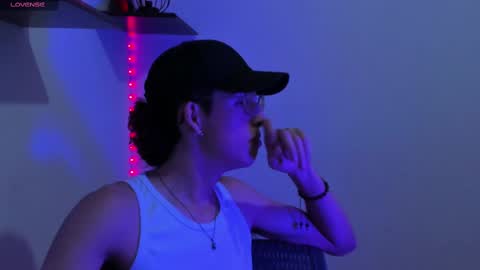 Snapshot of manu_vera8 chatting on 02-18-25, 01:00 Manuel online show from 02-18-25, 01:00