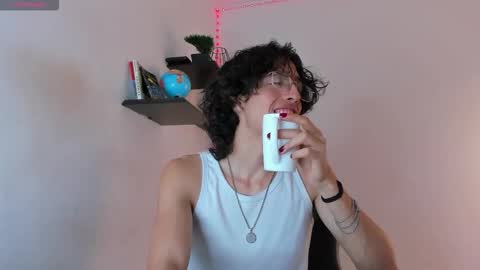 Snapshot of manu_vera8 chatting on 10-09-25, 02:31 Manuel online show from 10-09-25, 02:31