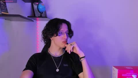 Snapshot of manu_vera8 chatting on 11-15-25, 03:37 Manuel online show from 11-15-25, 03:37