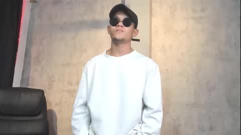 Manuel online show from 11-06-25, 04:24