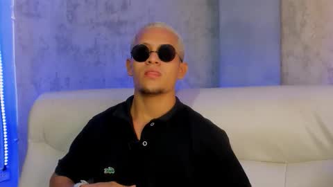 Manuel online show from 11-18-25, 02:39