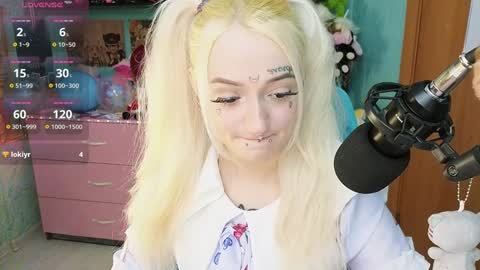 Snapshot of manuela_unicorn chatting on 12-20-24, 08:01 Manuela online show from 12-20-24, 08:01