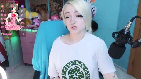 Snapshot of manuela_unicorn chatting on 03-11-25, 08:20 Manuela online show from 03-11-25, 08:20