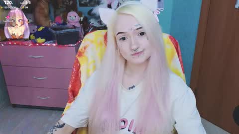 Snapshot of manuela_unicorn chatting on 10-19-25, 02:45 Manuela online show from 10-19-25, 02:45