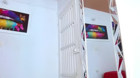 Manuela online show from 10-11-25, 05:22