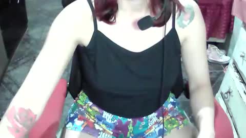 Manu Escarlate online show from 10-27-25, 02:04