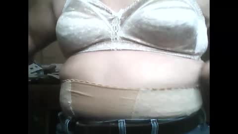 Snapshot of manwithboobs chatting on 01-04-25, 06:19 manwithboobs online show from 01-04-25, 06:19