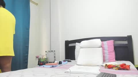 Mara online show from 10-11-25, 02:26