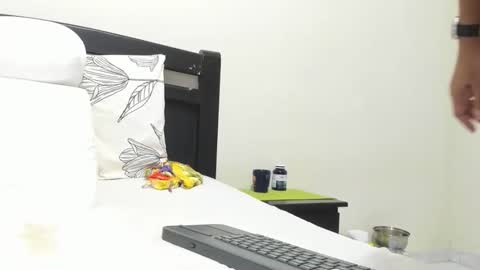 Mara online show from 10-24-25, 02:57