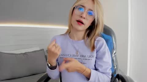 mara_33 online show from 12-13-25, 08:25