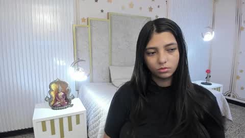 Snapshot of maraluna_ chatting on 12-20-25, 11:39 Maraluna online show from 12-20-25, 11:39