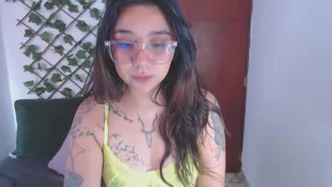 Snapshot of marce_bunny chatting on 09-15-25, 05:46 Marcela online show from 09-15-25, 05:46