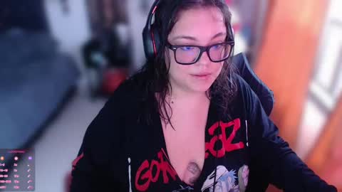 Snapshot of marcela2101 chatting on 03-04-25, 10:27 marcela2101 online show from 03-04-25, 10:27