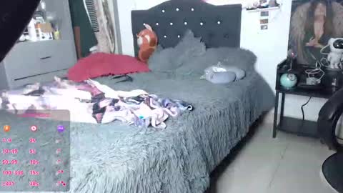 Snapshot of marcela2101 chatting on 03-12-25, 06:29 marcela2101 online show from 03-12-25, 06:29