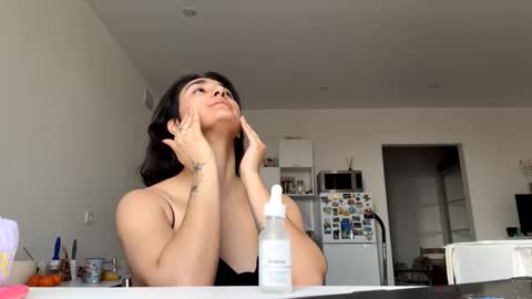 Snapshot of marcelapitarresi chatting on 03-01-26, 06:48 Kylie online show from 03-01-26, 06:48