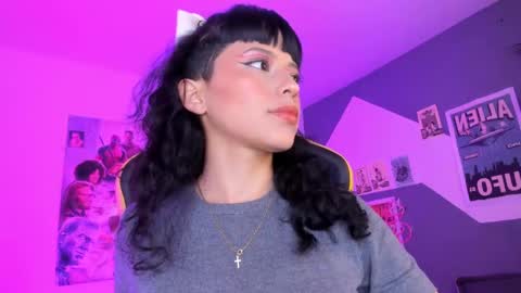 Snapshot of marcelinee__ chatting on 01-16-25, 11:27 Marce online show from 01-16-25, 11:27